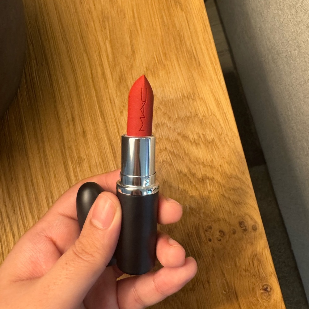 MAC Matte Lipstick bundle - Picture 3 of 16